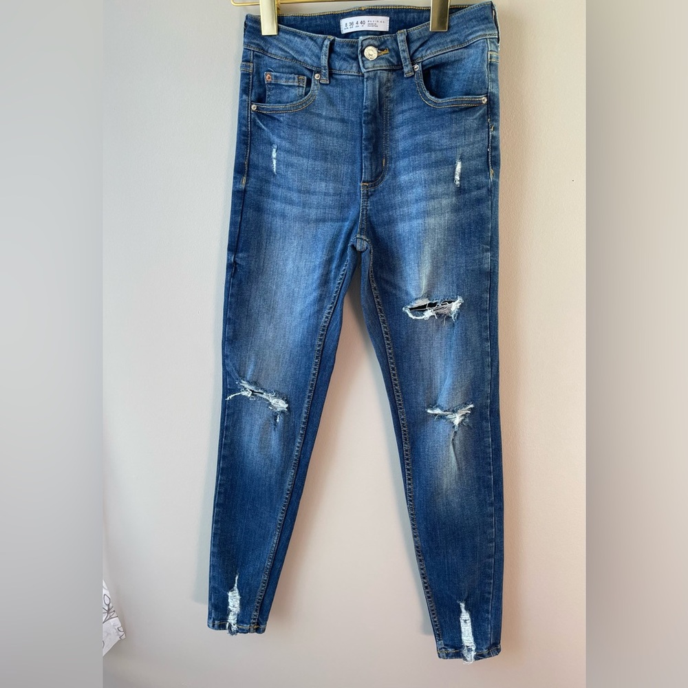 Denim co jeans  co women blue jeans.  Size 4. Great condition.